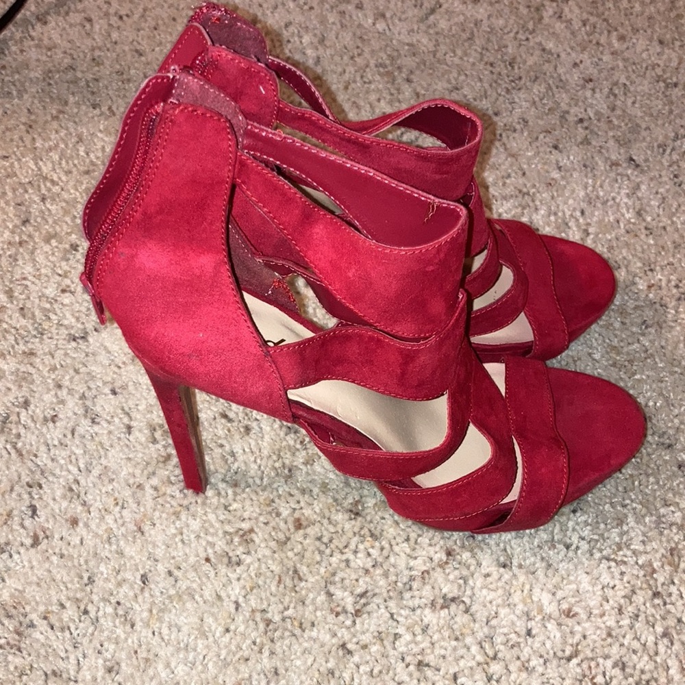 Red Heels - Picture 2 of 2
